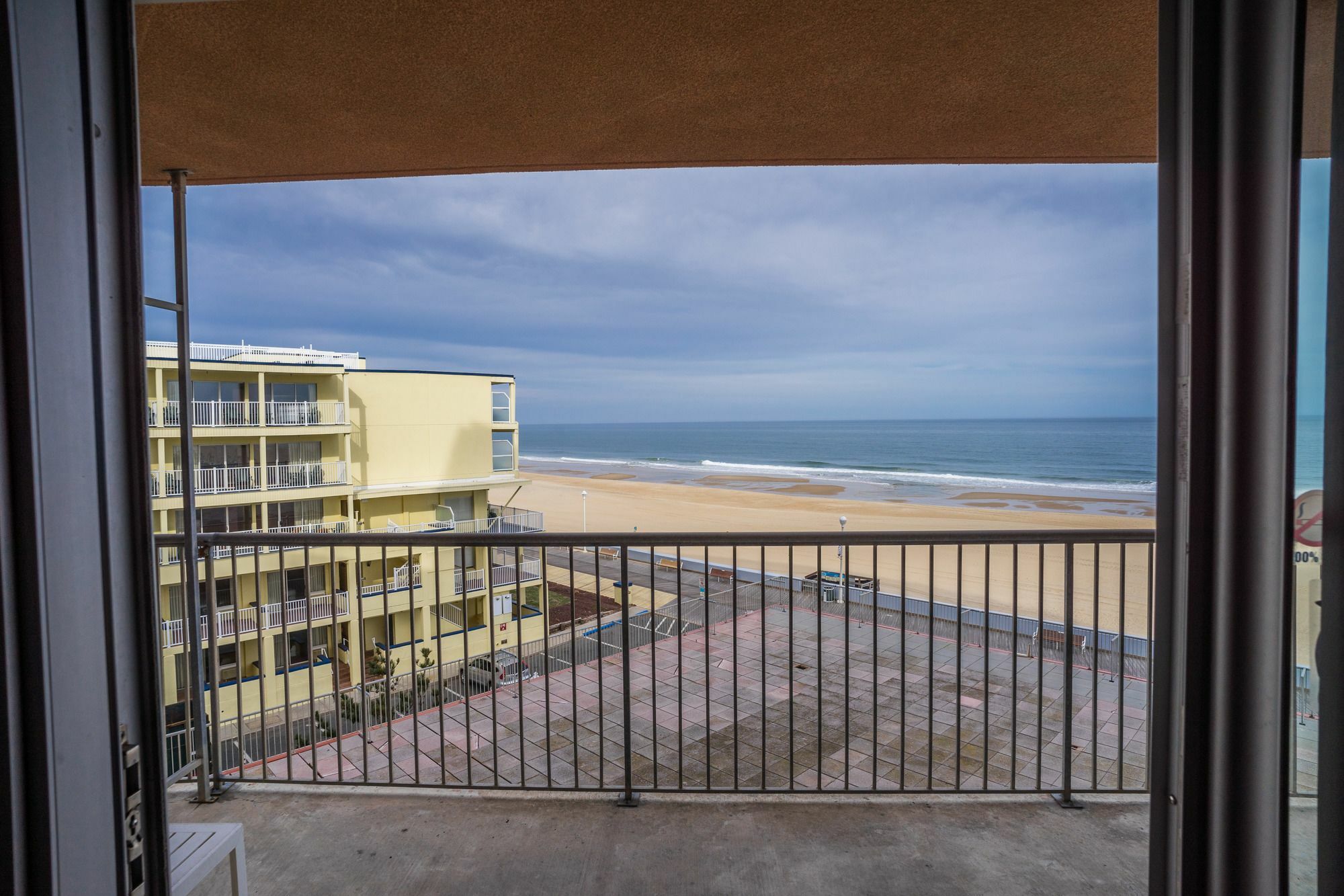 Grand Oceanfront Hotel