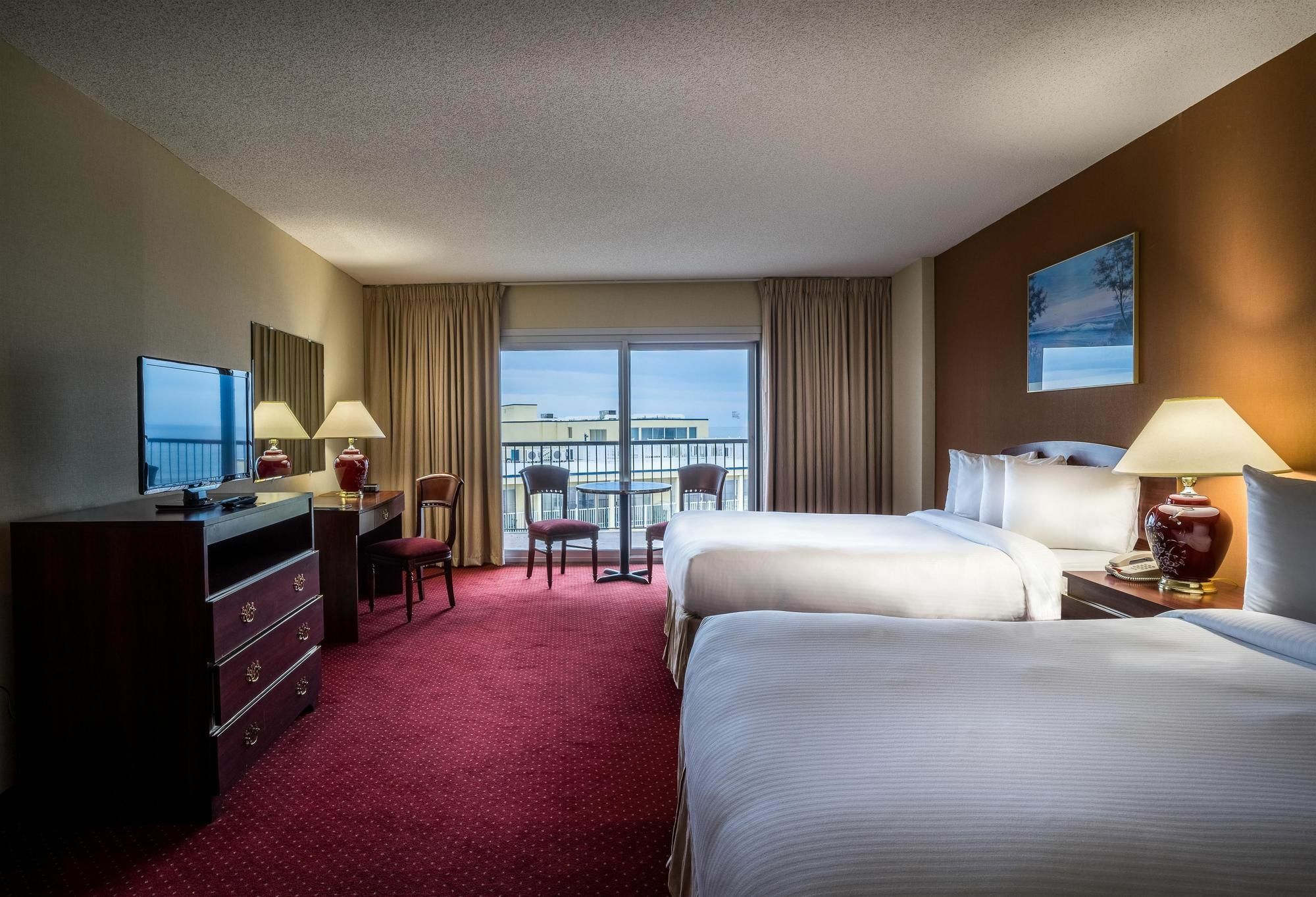 Grand Oceanfront Hotel