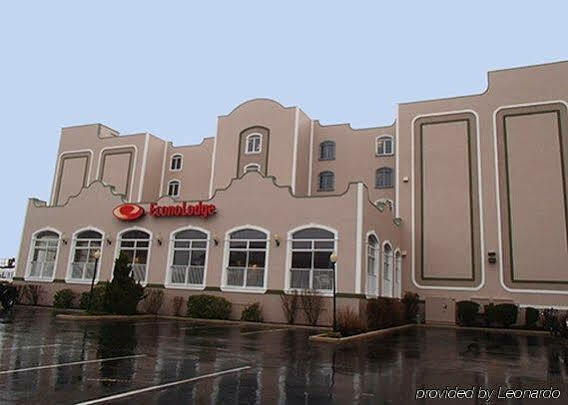 Quality Ocean Beachfront 2*