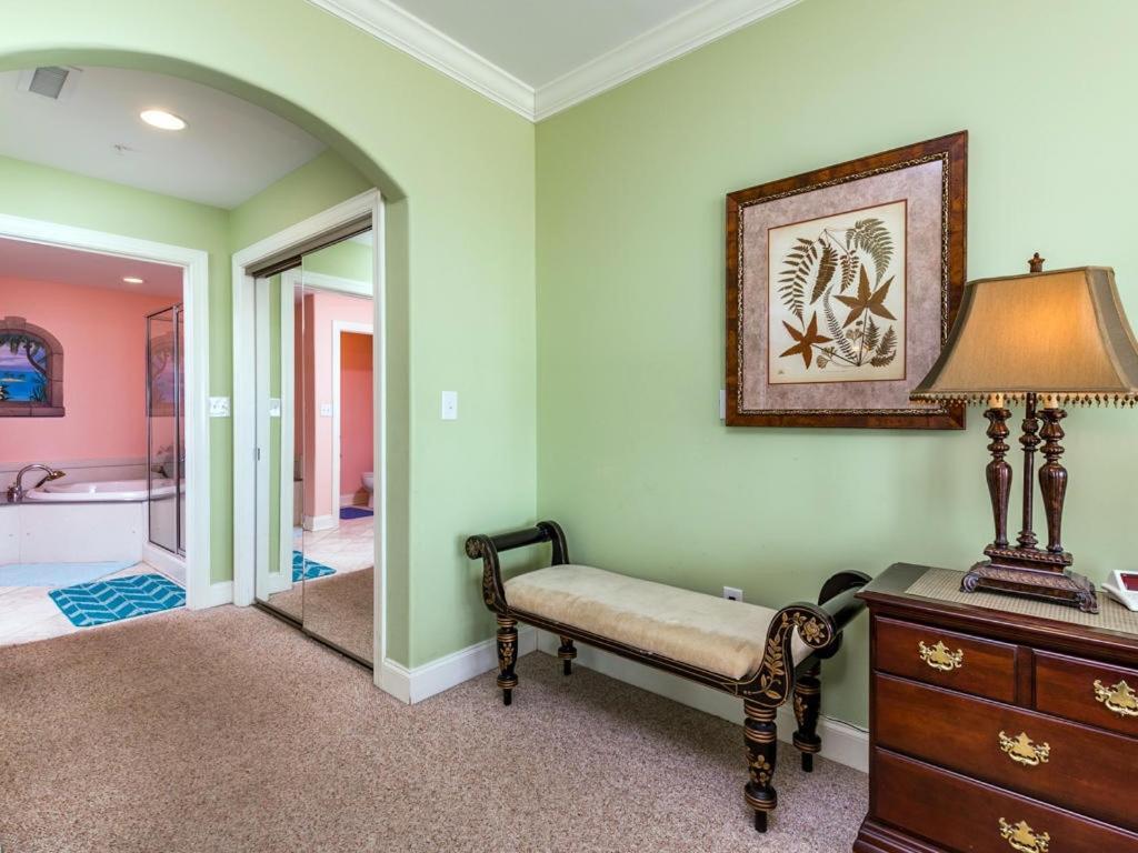 Apartment Belmont Towers 304