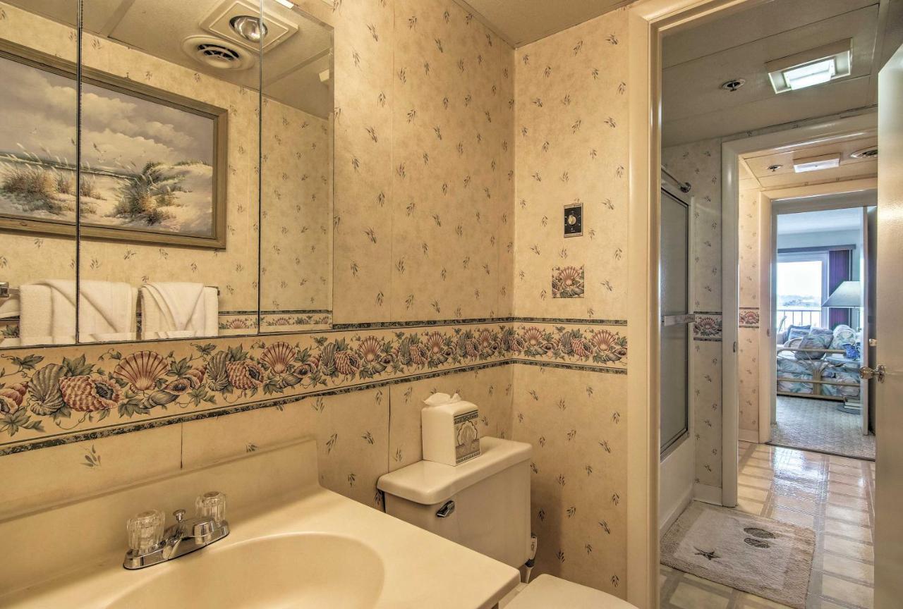 With Pool And Marina Less Than 2 Mi To Boardwalk Apartment Ocean City