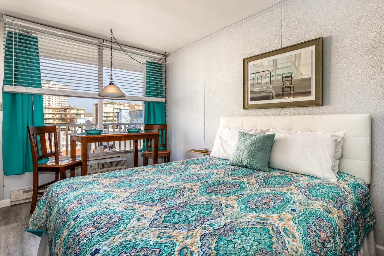 Ocean Wave Apartment