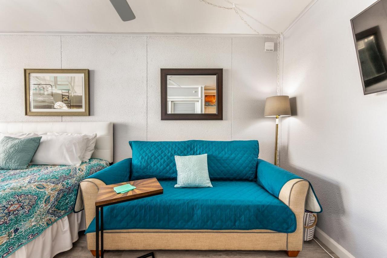 Apartment Ocean Wave *