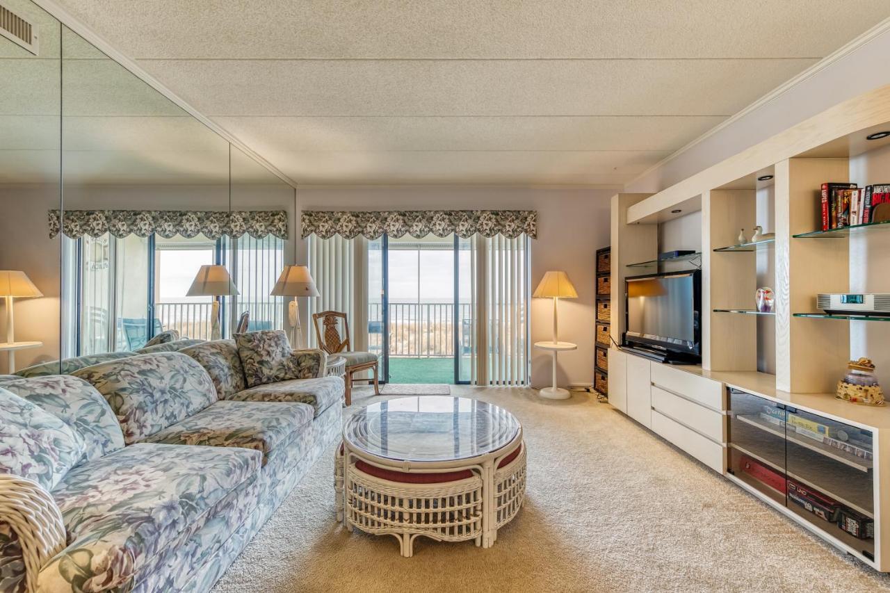 Apartment Anchors Aweigh
