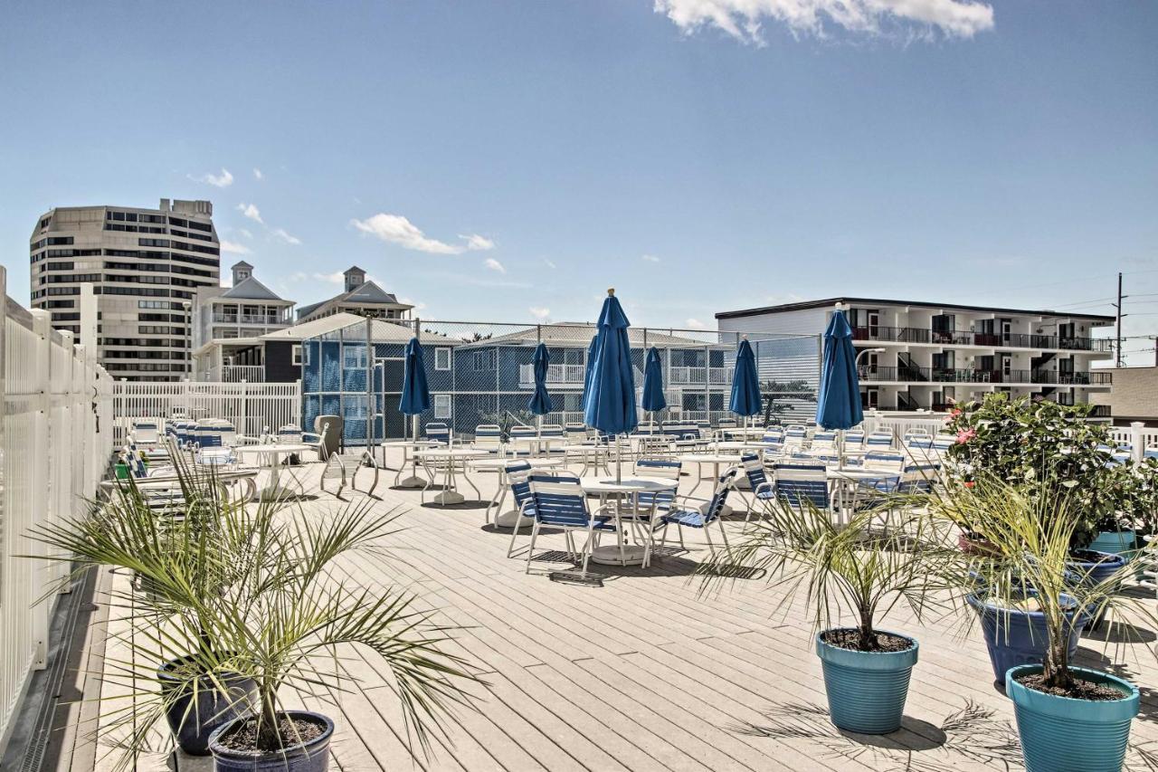 Apartment Ocean With Heated Pool And Beachfront View!
