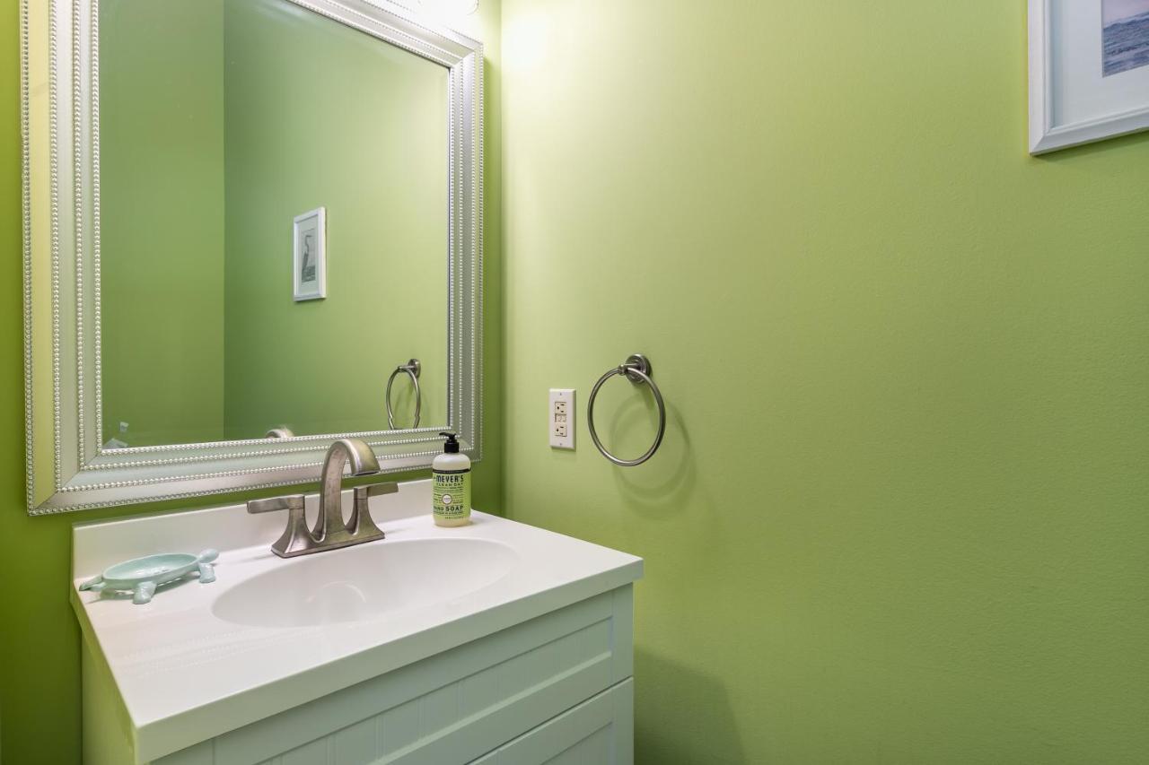 Harbour Club A-9 Apartment