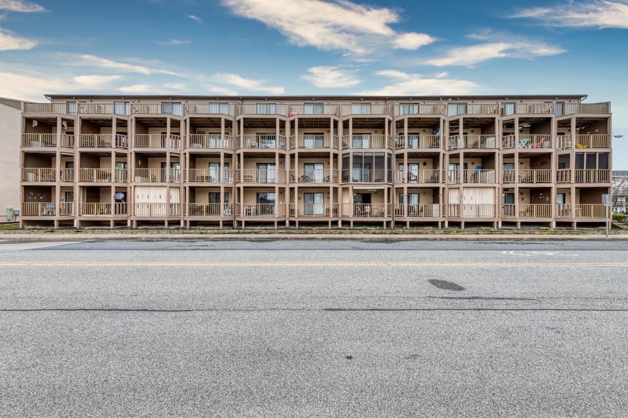 Jamaica Place 107 *