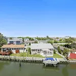 Pier Seventeen 302