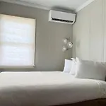 Kings Arms Motel