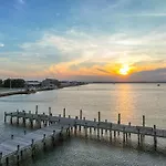 Bay Club Resort
