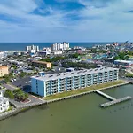 Bay Club Resort