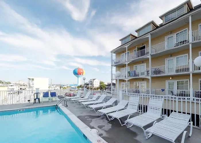 Gateway Hotel & Suites, Ascend Hotel Collection