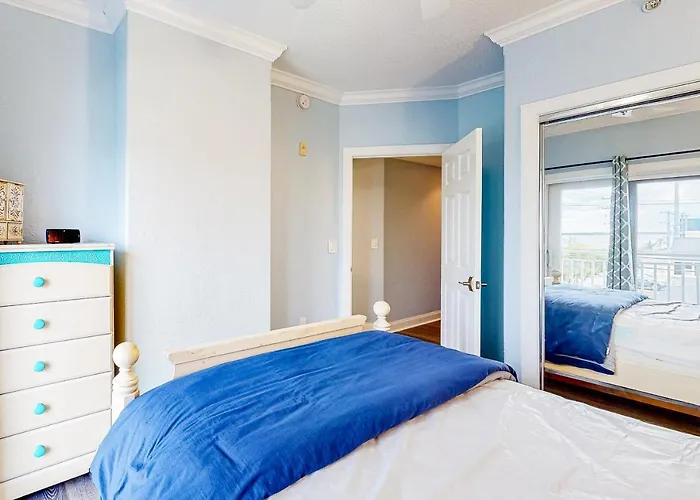 4100 Unit 205