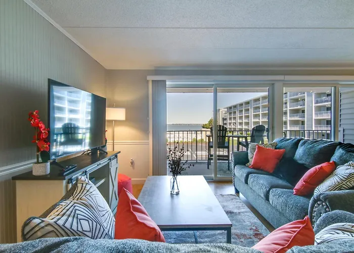Family Condo With Pool Walk To Ocean City Beach!