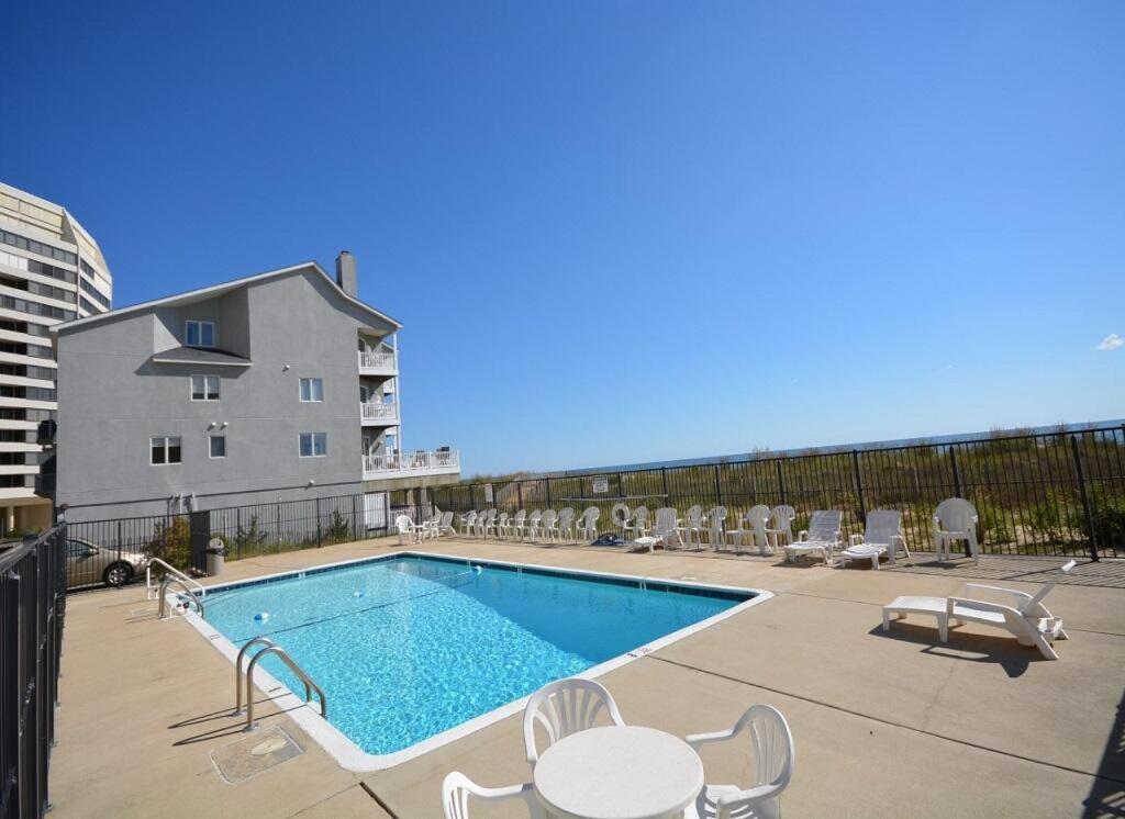Surfside 84 Apartment