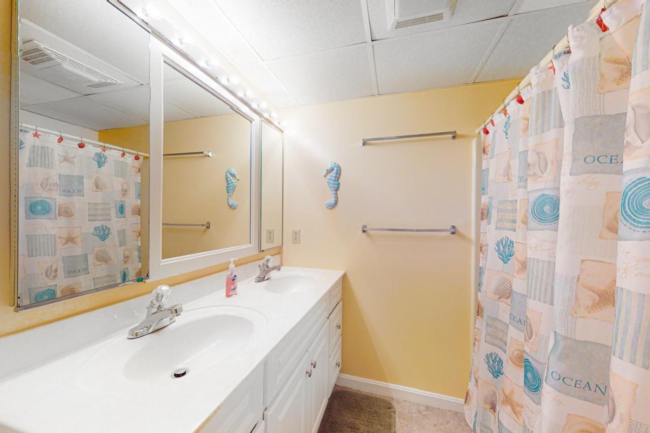 Apartment Blue Marlin 208