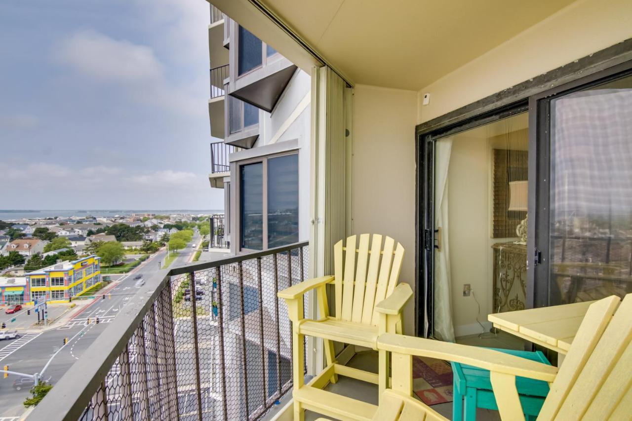 Apartment Beachfront With Pool And Views!