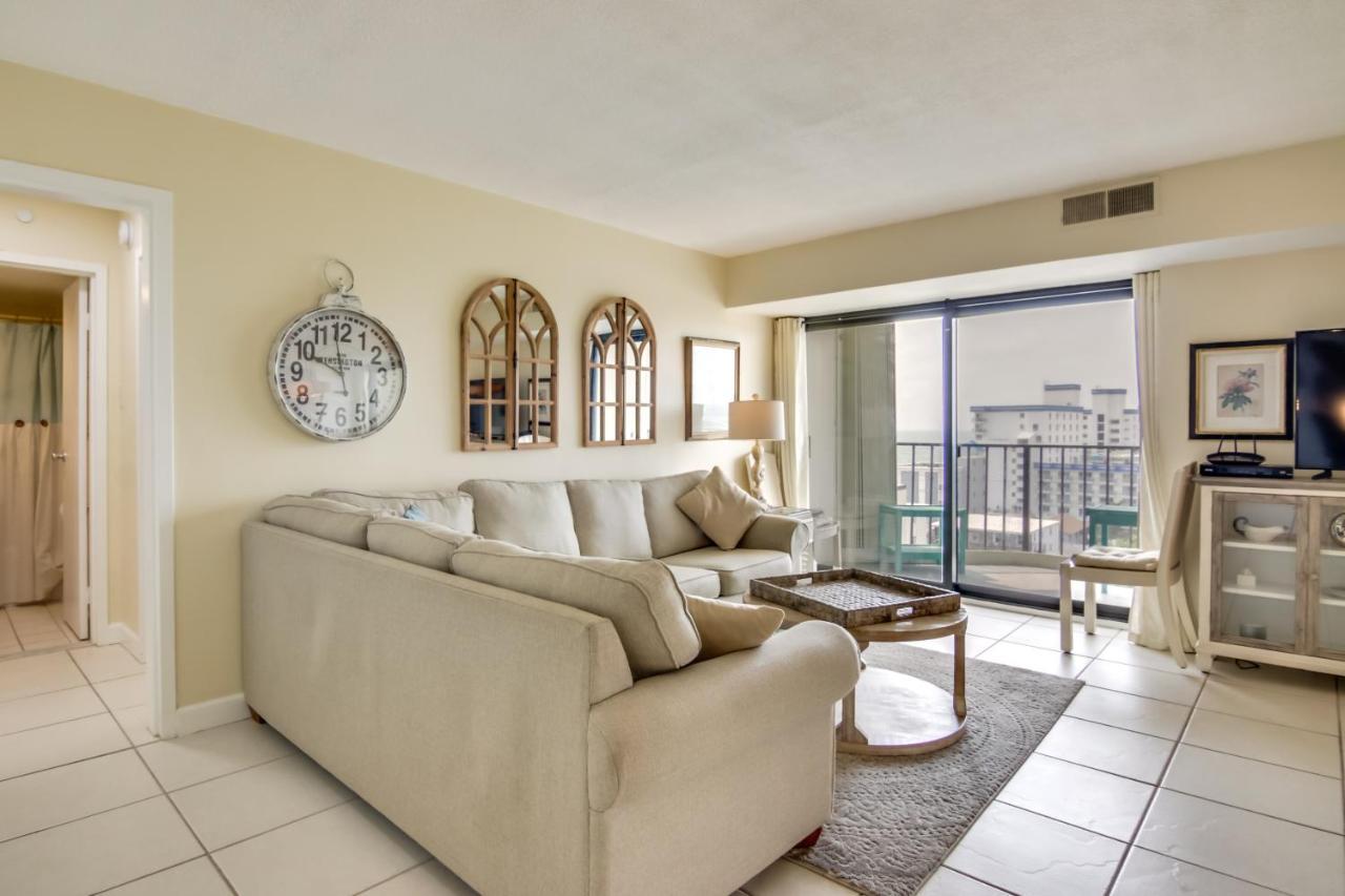Beachfront With Pool And Views! *