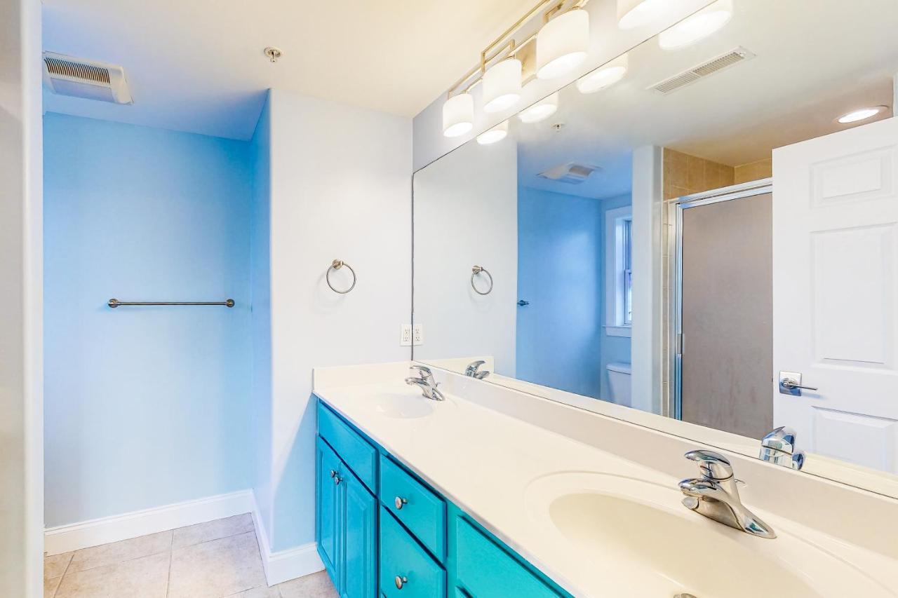 4100 Unit 205 Apartment *