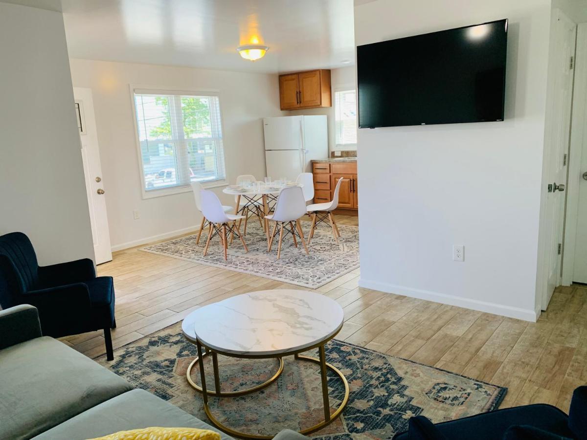 Apartment Blue Diamond 26th St Unit 4 *