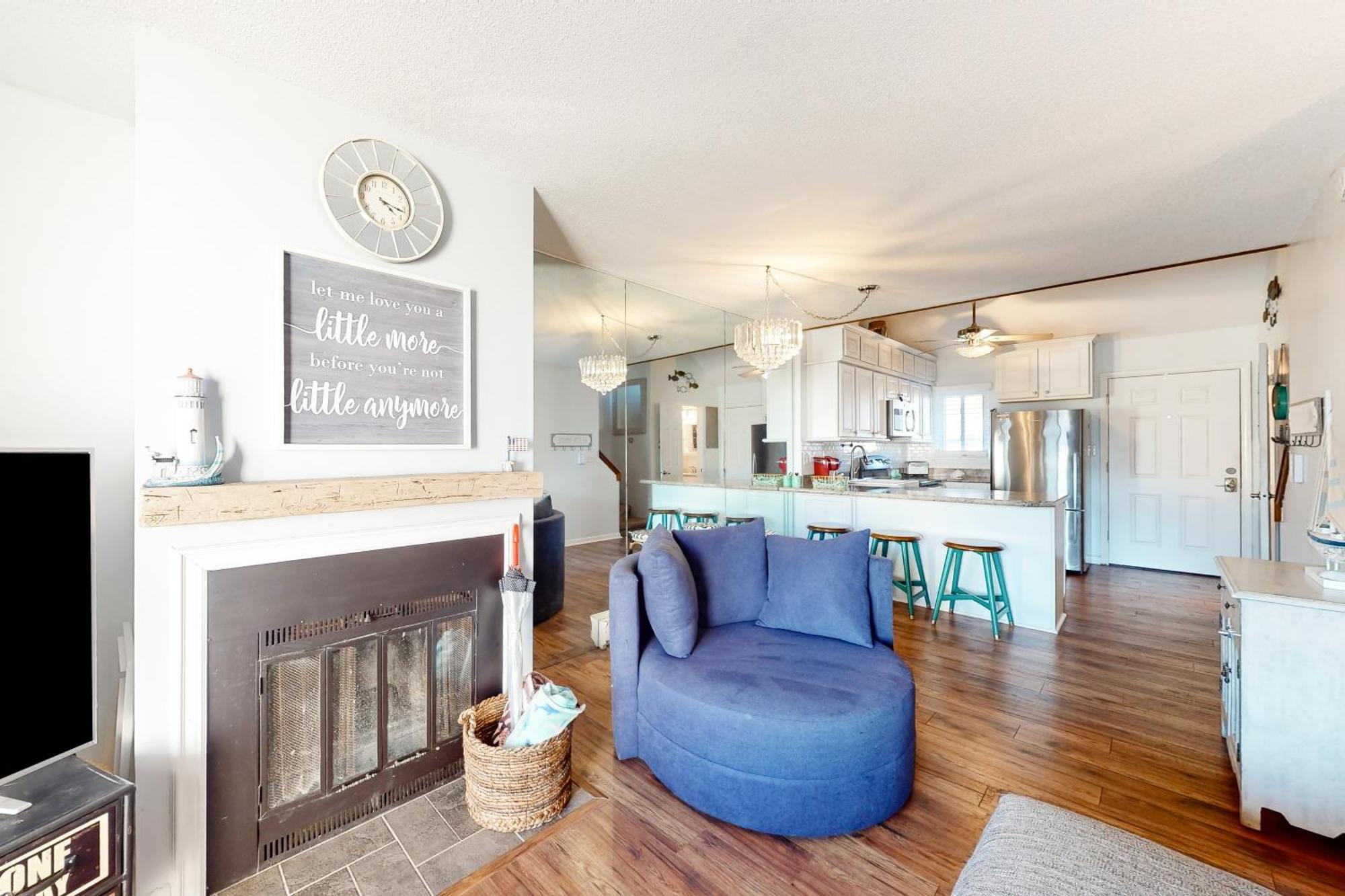 Crab Cove Unit 2 Apartment *