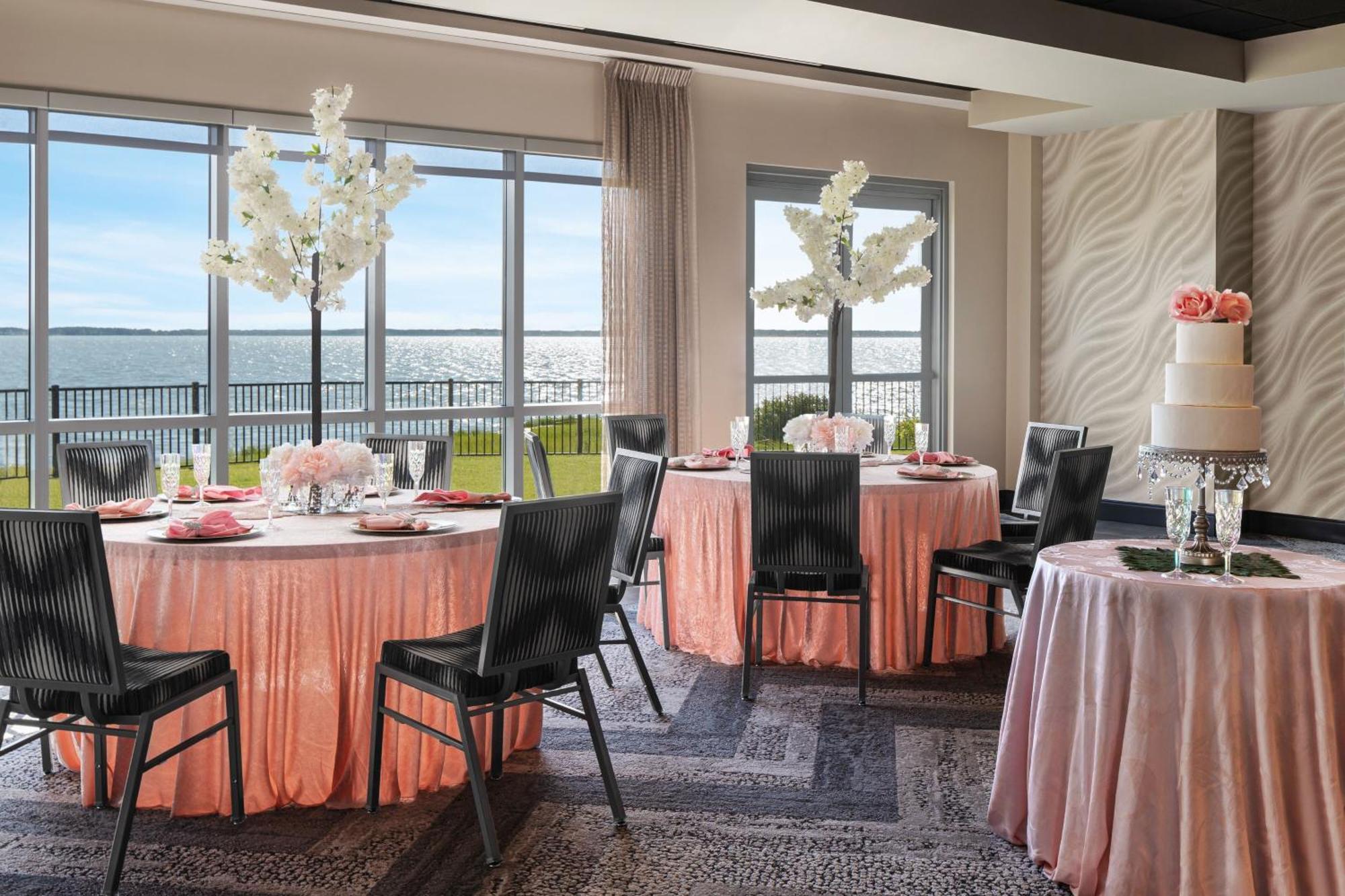 Hotel Aloft Ocean 3*