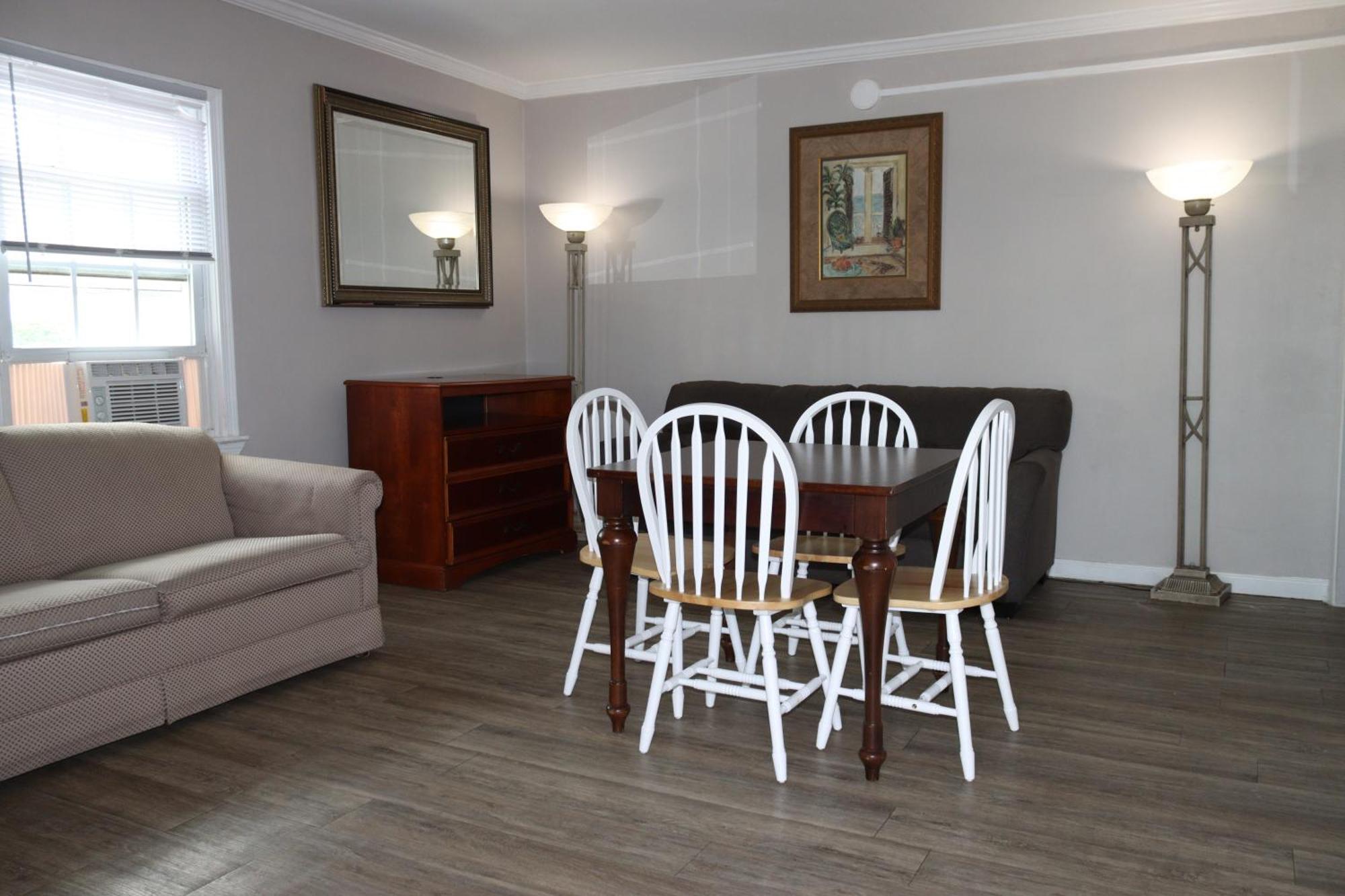 The Burgundy Inn Hotel And Apartments Ocean City