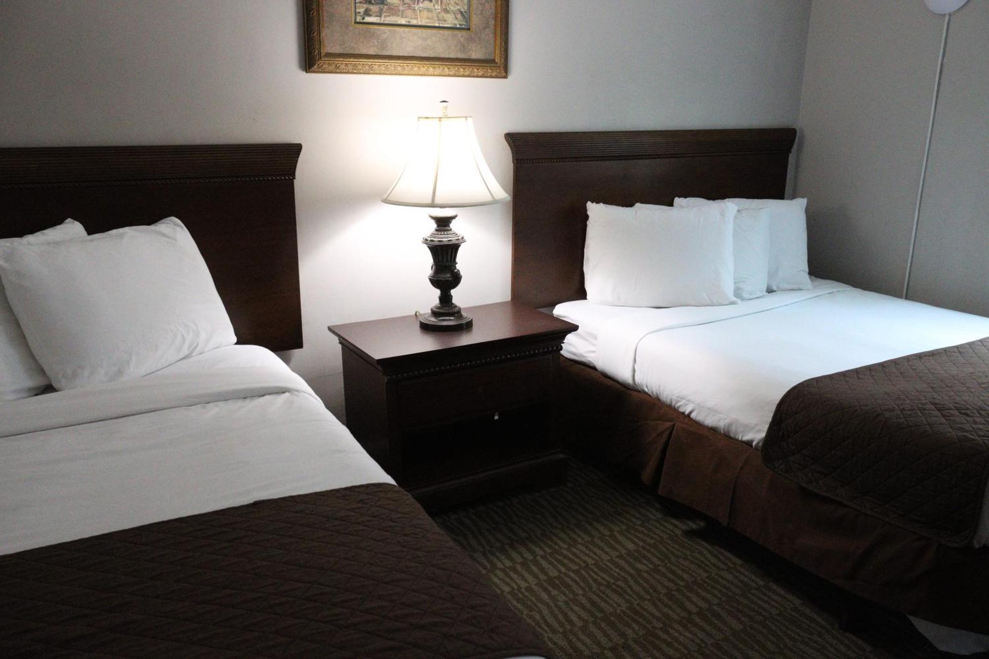The Burgundy Inn Hotel And Apartments Motel 2*