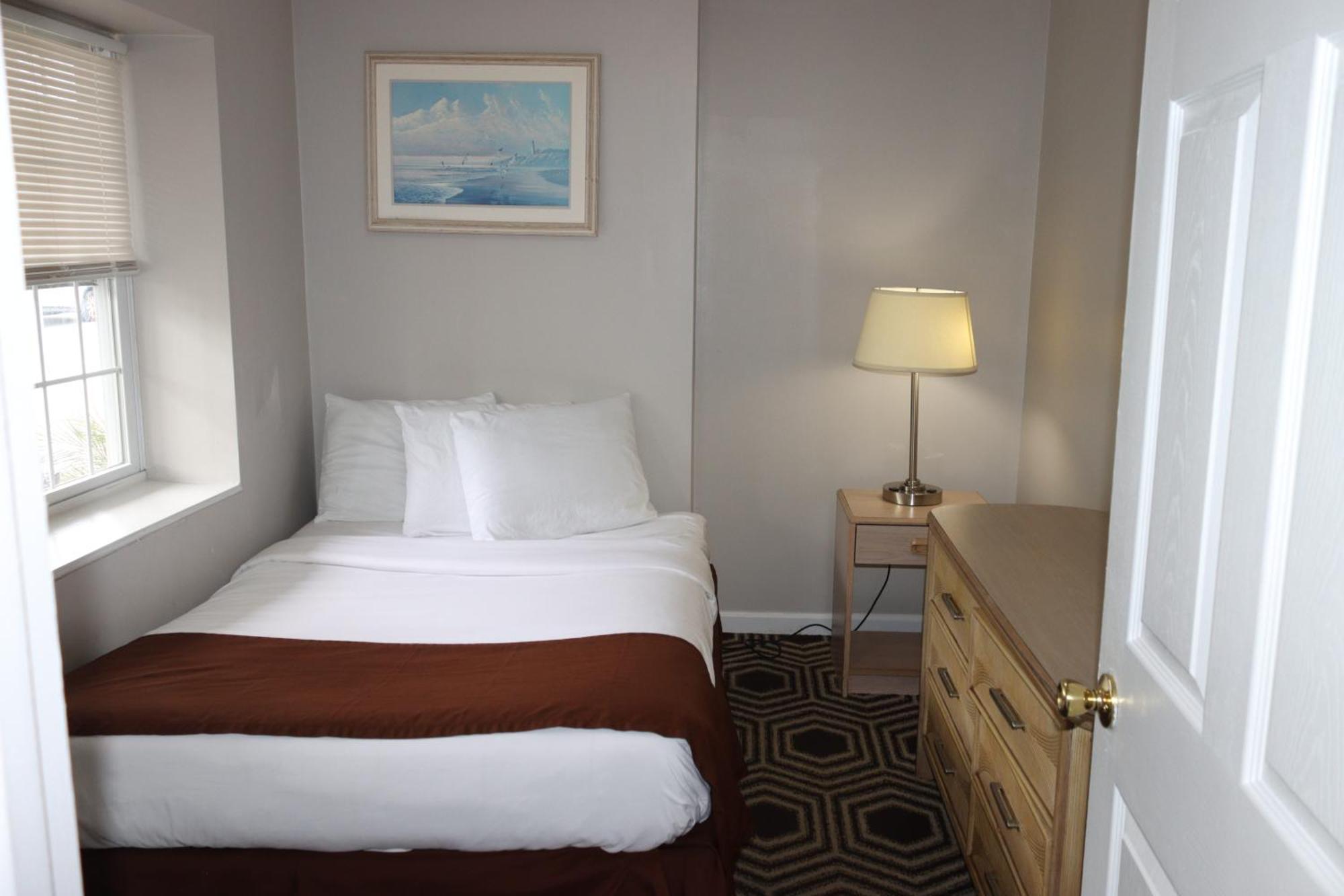 The Burgundy Inn Hotel And Apartments Motel 2*