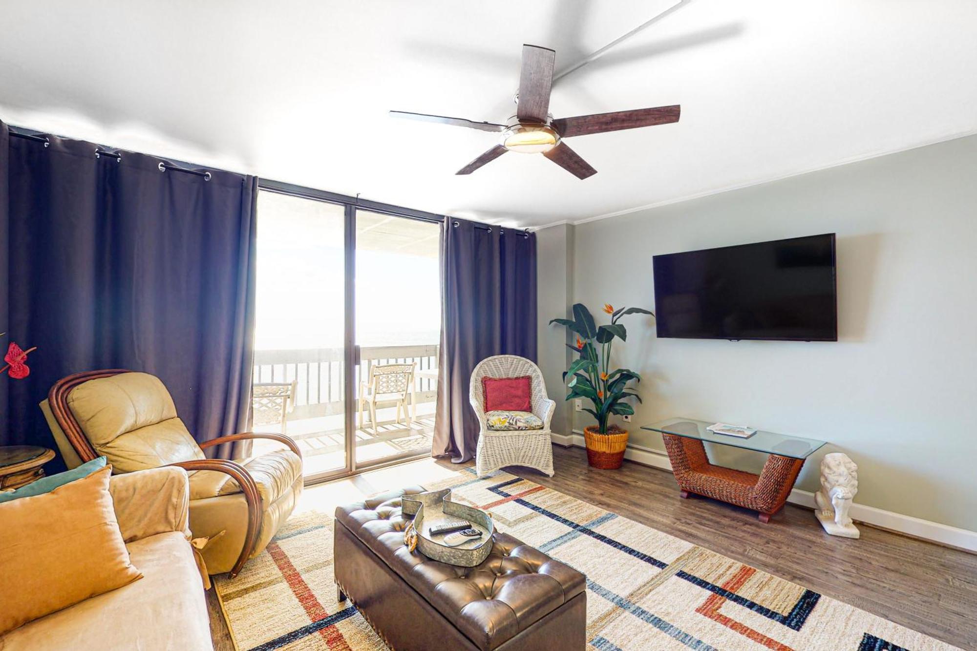 Century I 1007 Apartment