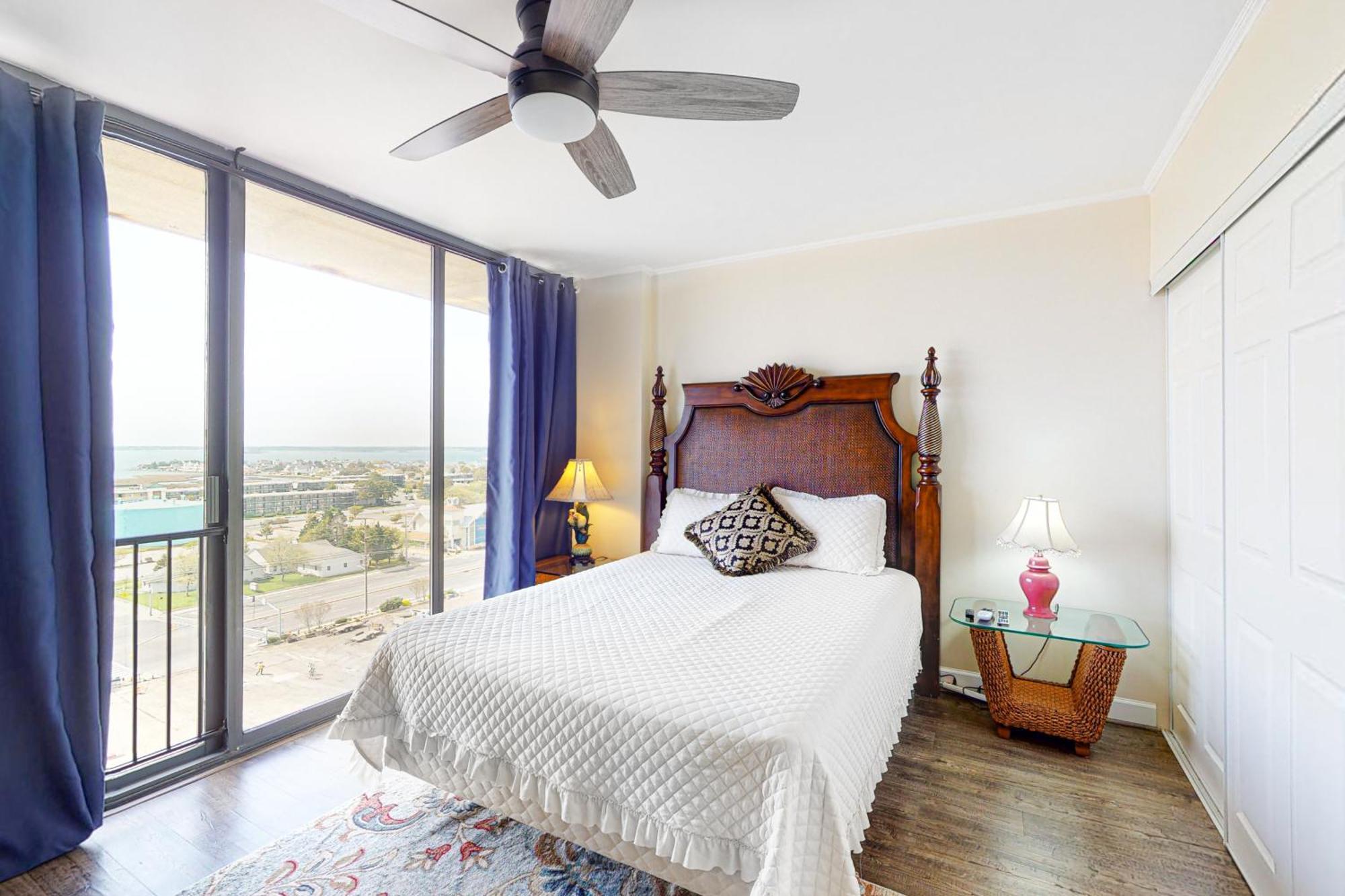 Century I 1007 Apartment