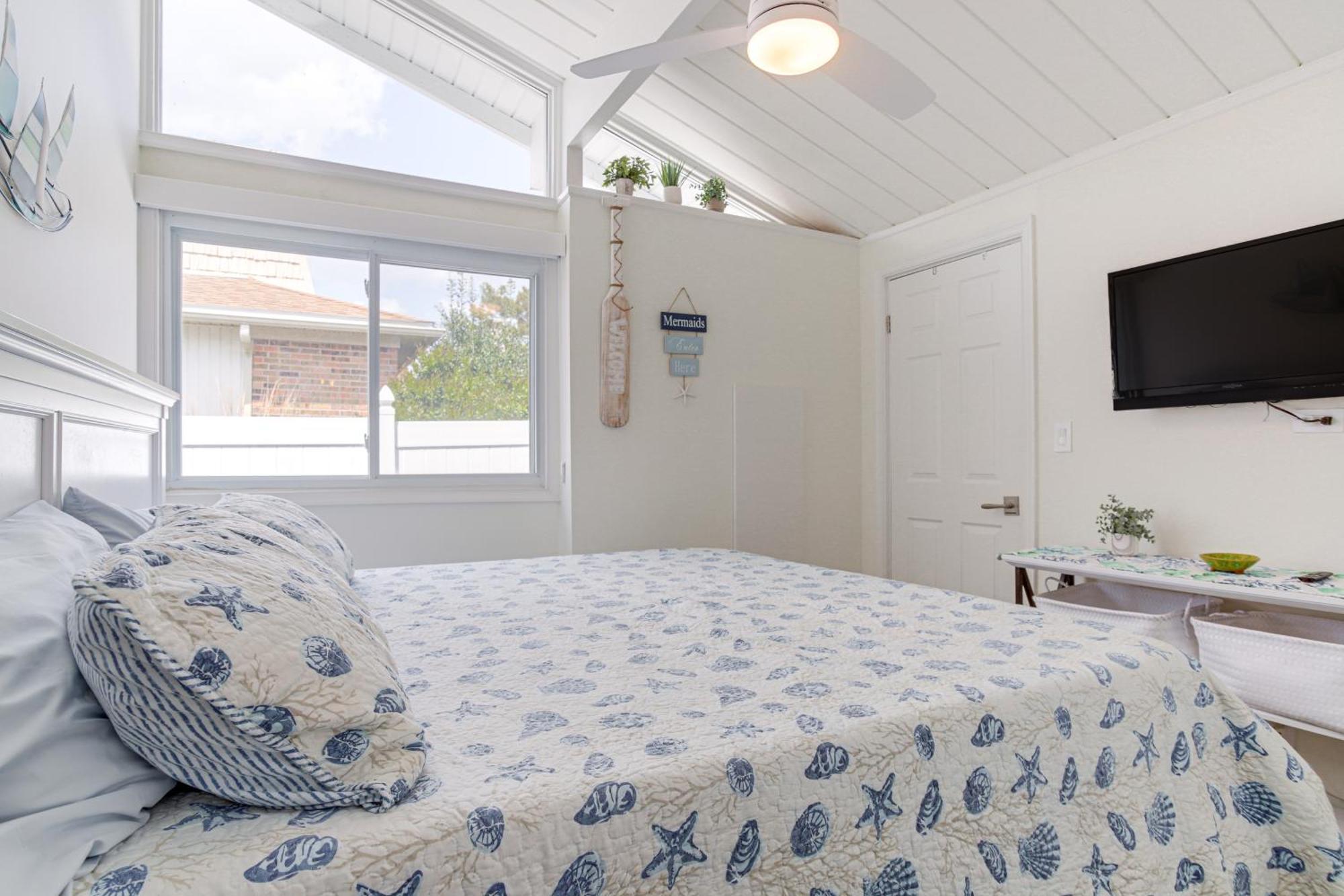Holiday home Ocean Retreat With Dock, Kayaks Less Than 1 Mi To
