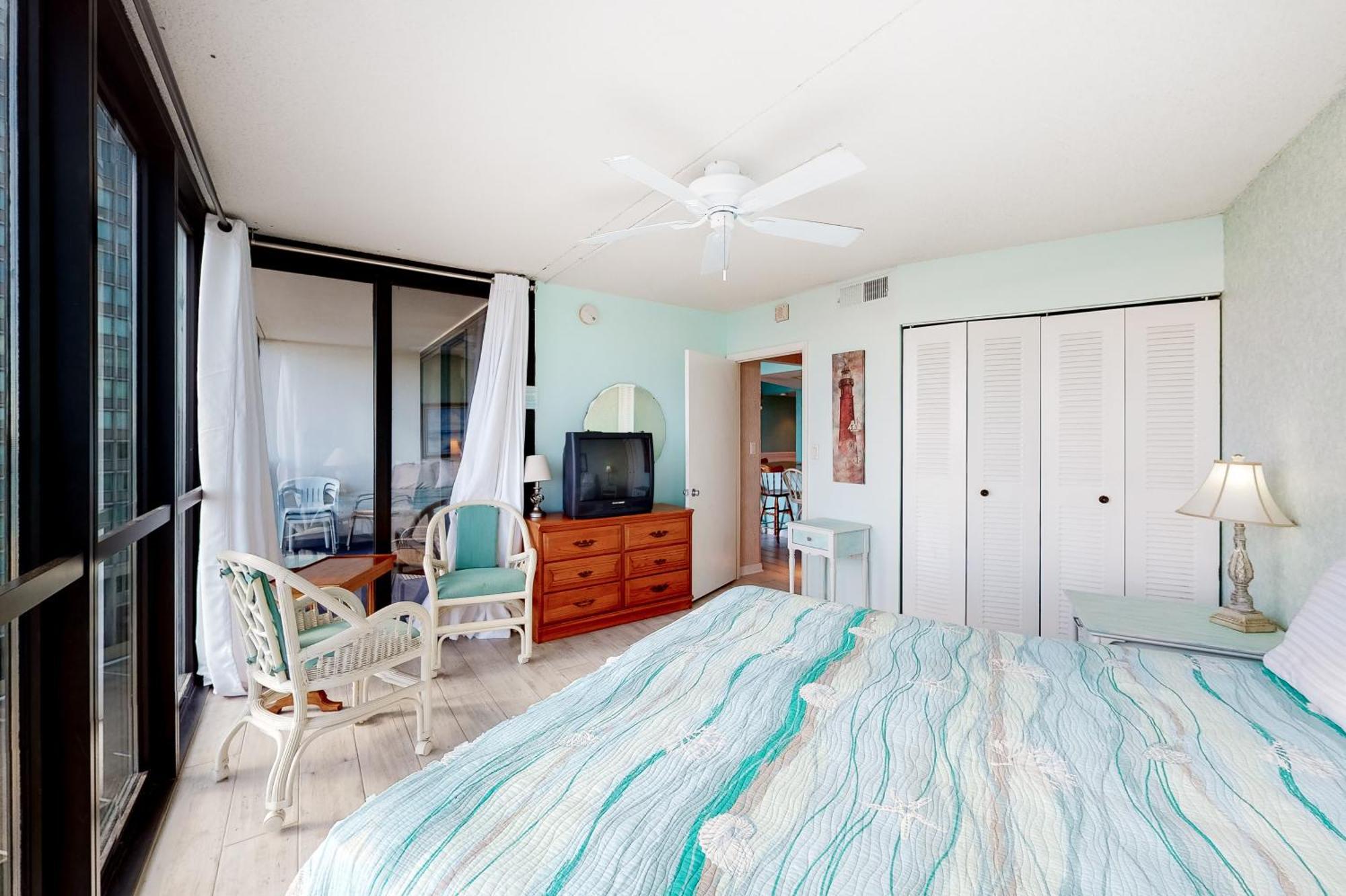 Golden Sands 516 Apartment