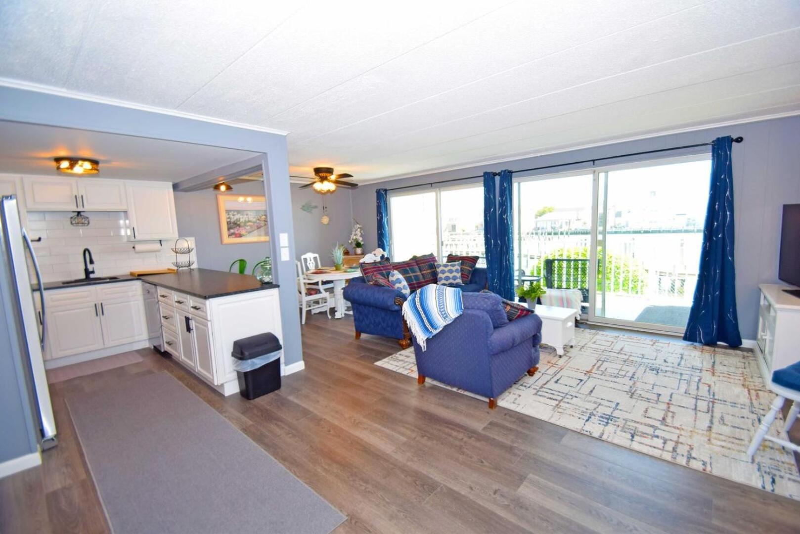 Thunder Island 137d Apartment