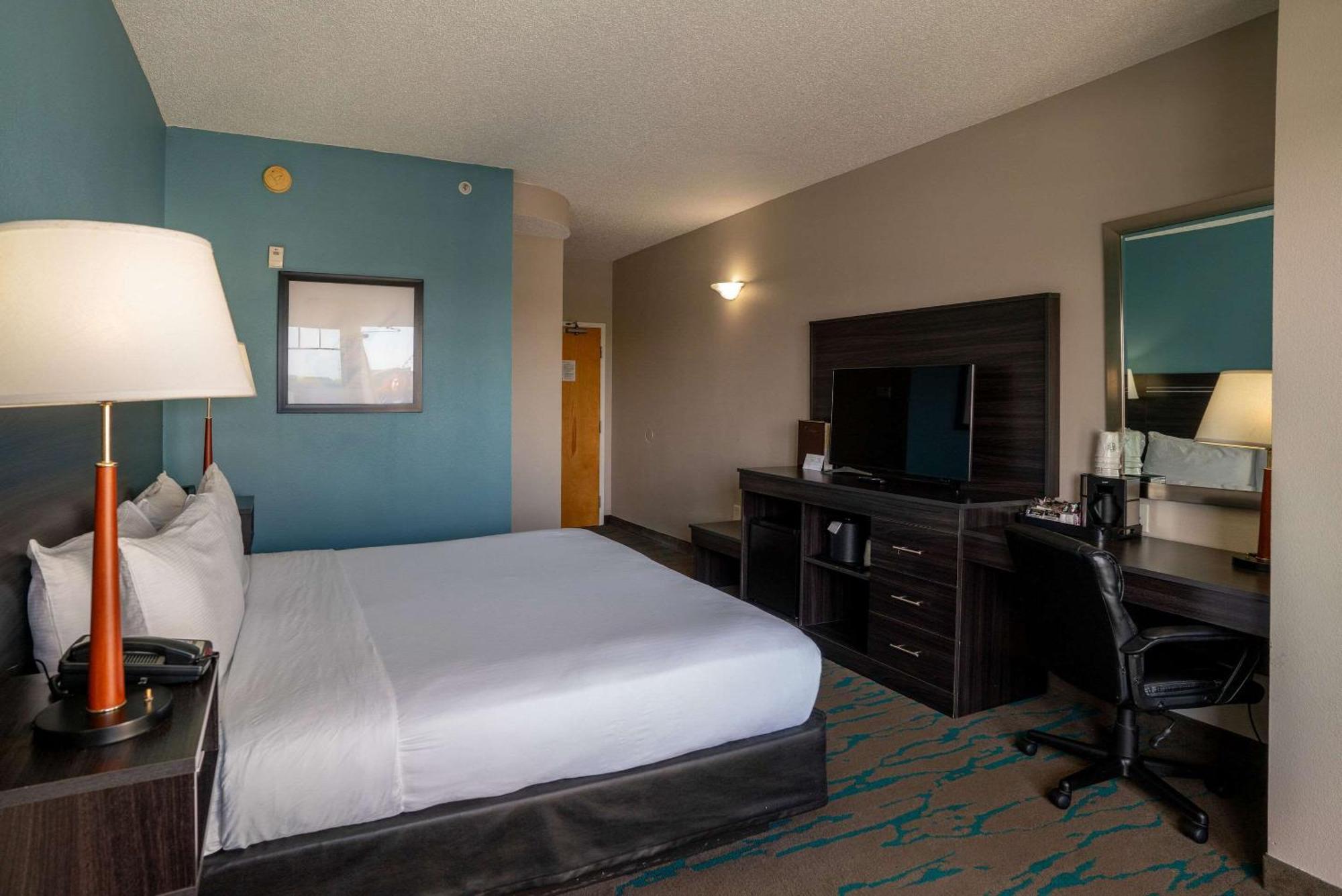 Gateway & Suites, Ascend Collection