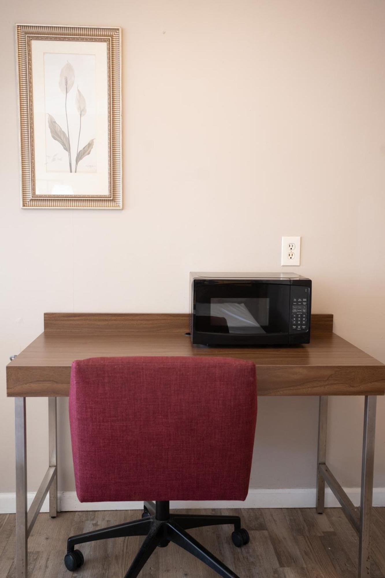 The Burgundy Inn Hotel And Apartments Ocean City