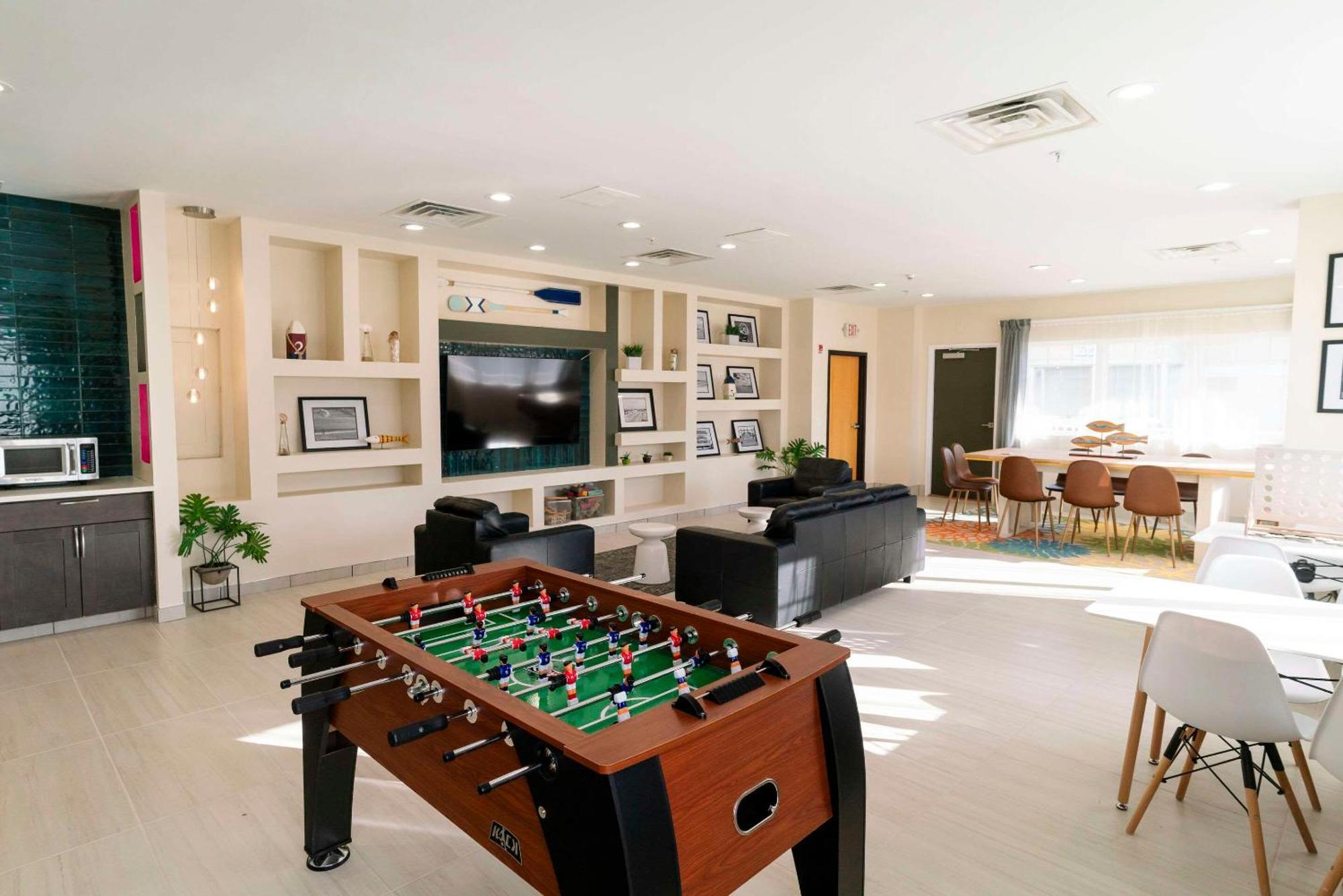 Gateway & Suites, Ascend Collection