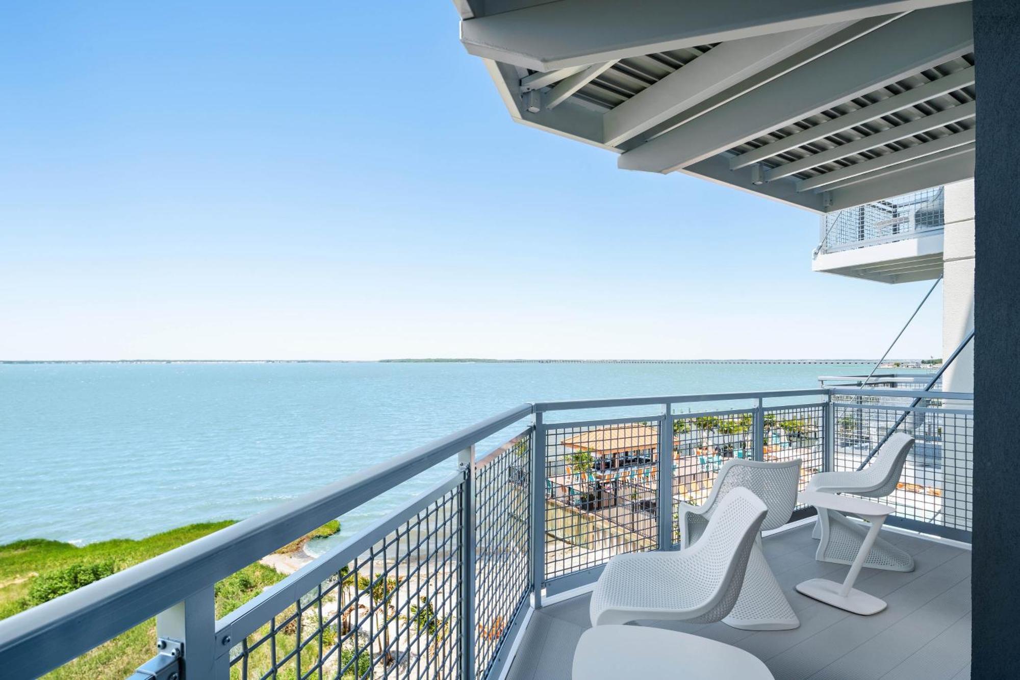 Aloft Ocean 3*