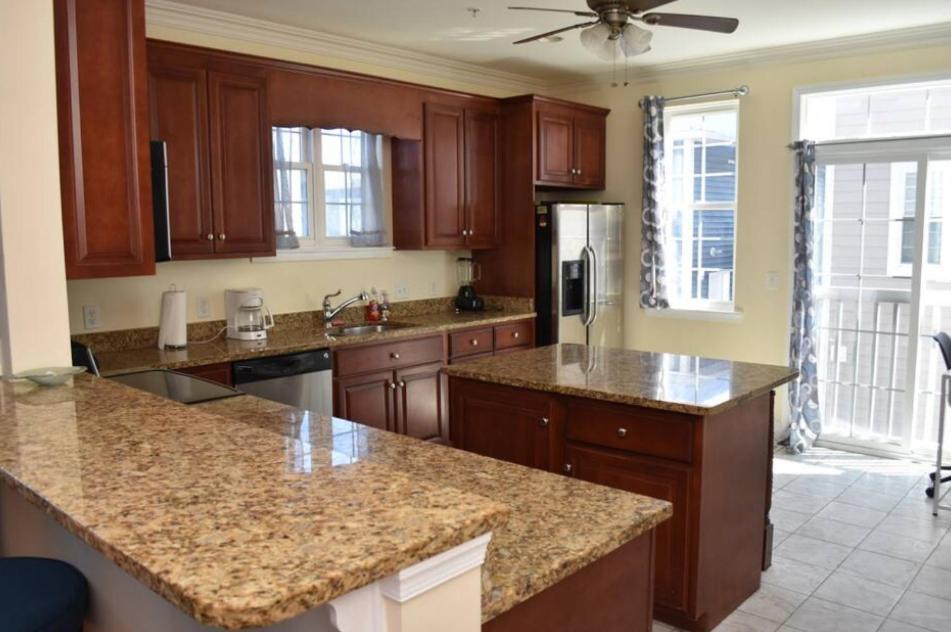 Alexander Mini Mansions 202a *