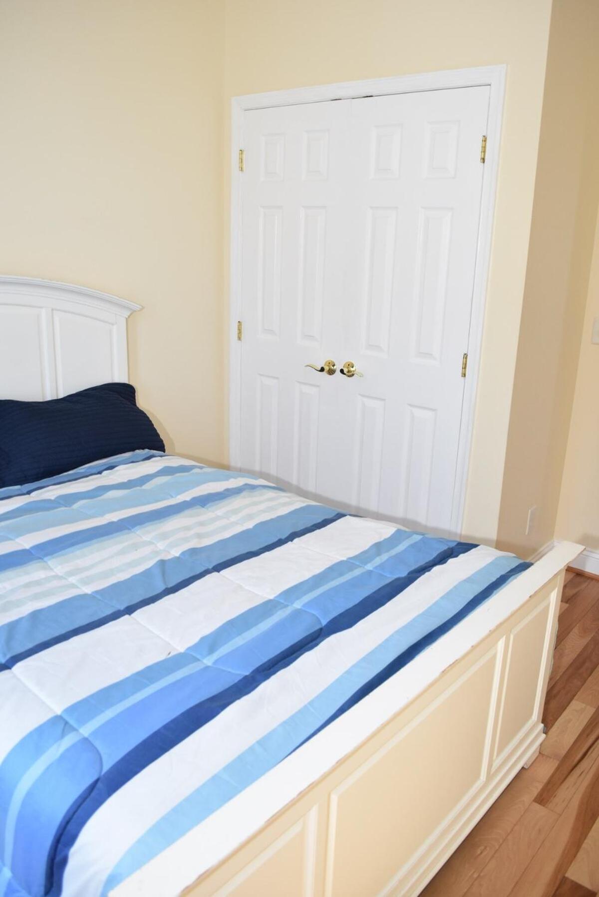 Alexander Mini Mansions 202a *