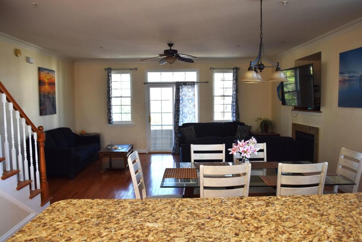 Alexander Mini Mansions 202a