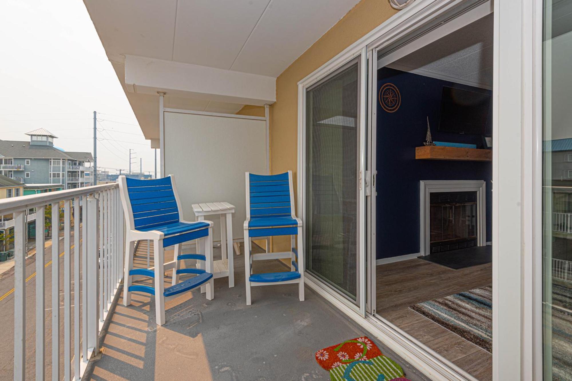 Ocean View Renovated With Balcony *