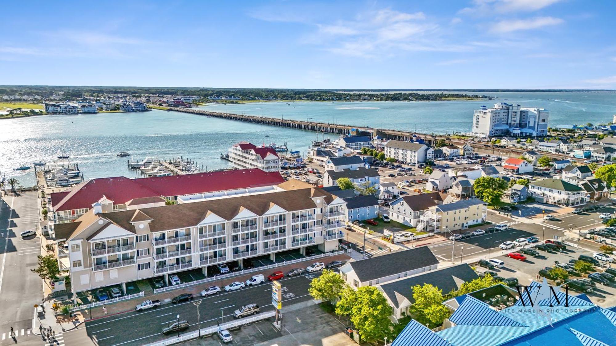 Apartment Charming 3-bedroom, 2-bathroom Townhouse Perfectly Located Near The Boardwalk Ocean City