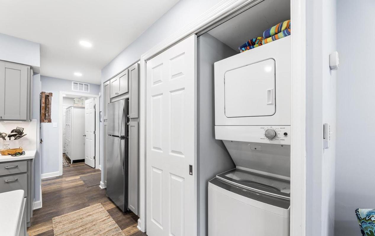Charming 1st-floor In North Ocean Just Steps From The *