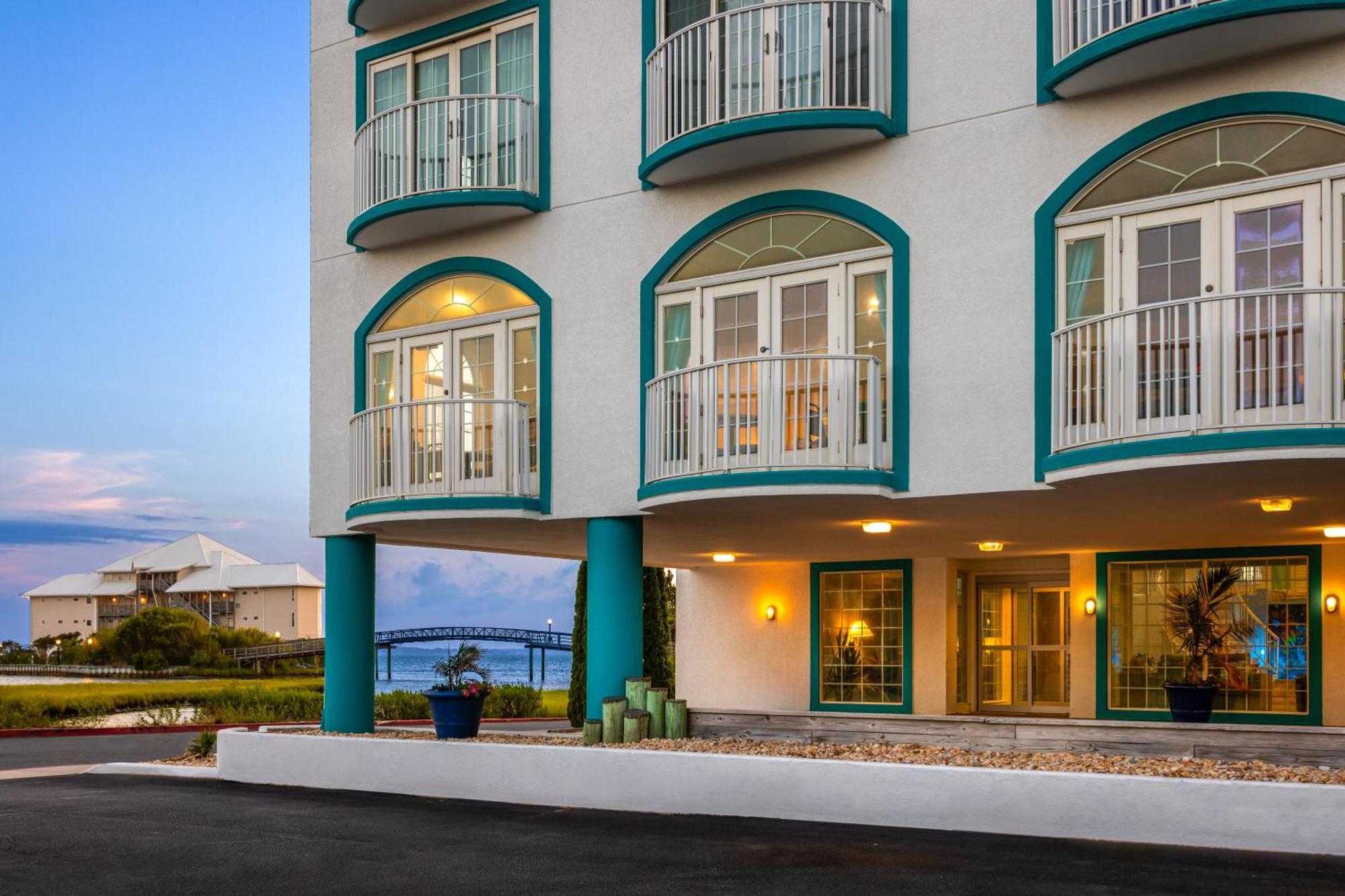 Coconut Malorie Hotel, Ascend Collection Hotel 3*