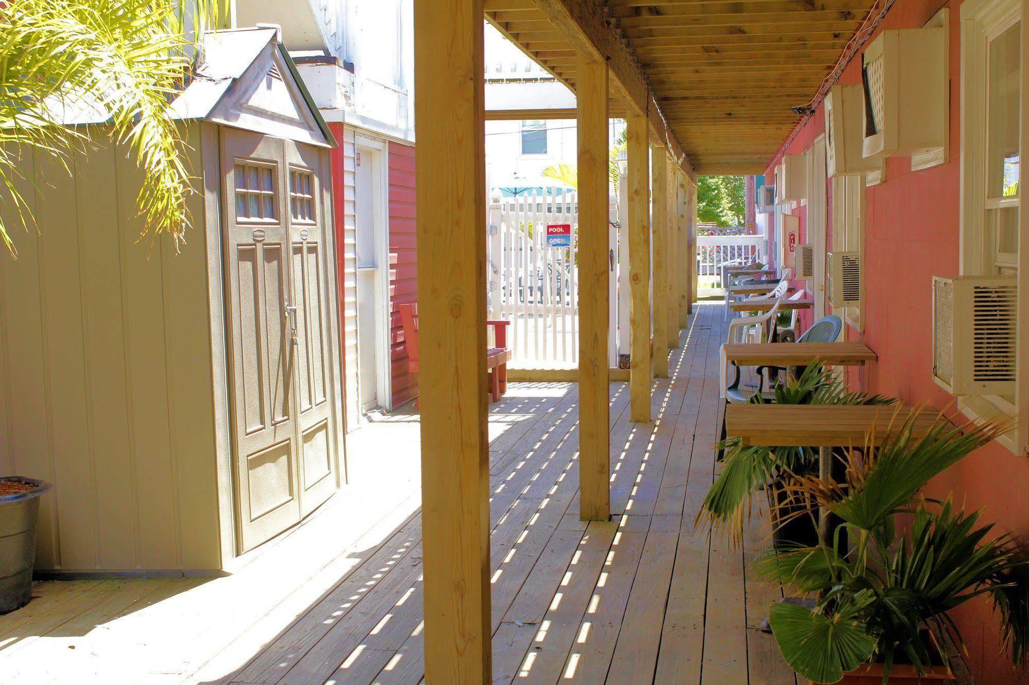 The Burgundy Inn Hotel And Apartments Ocean City