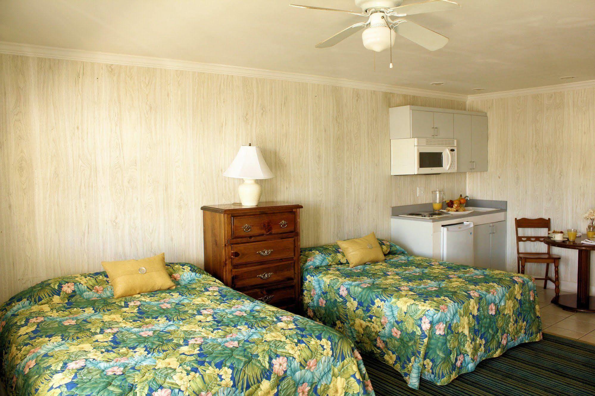 The Burgundy Inn Hotel And Apartments Motel
