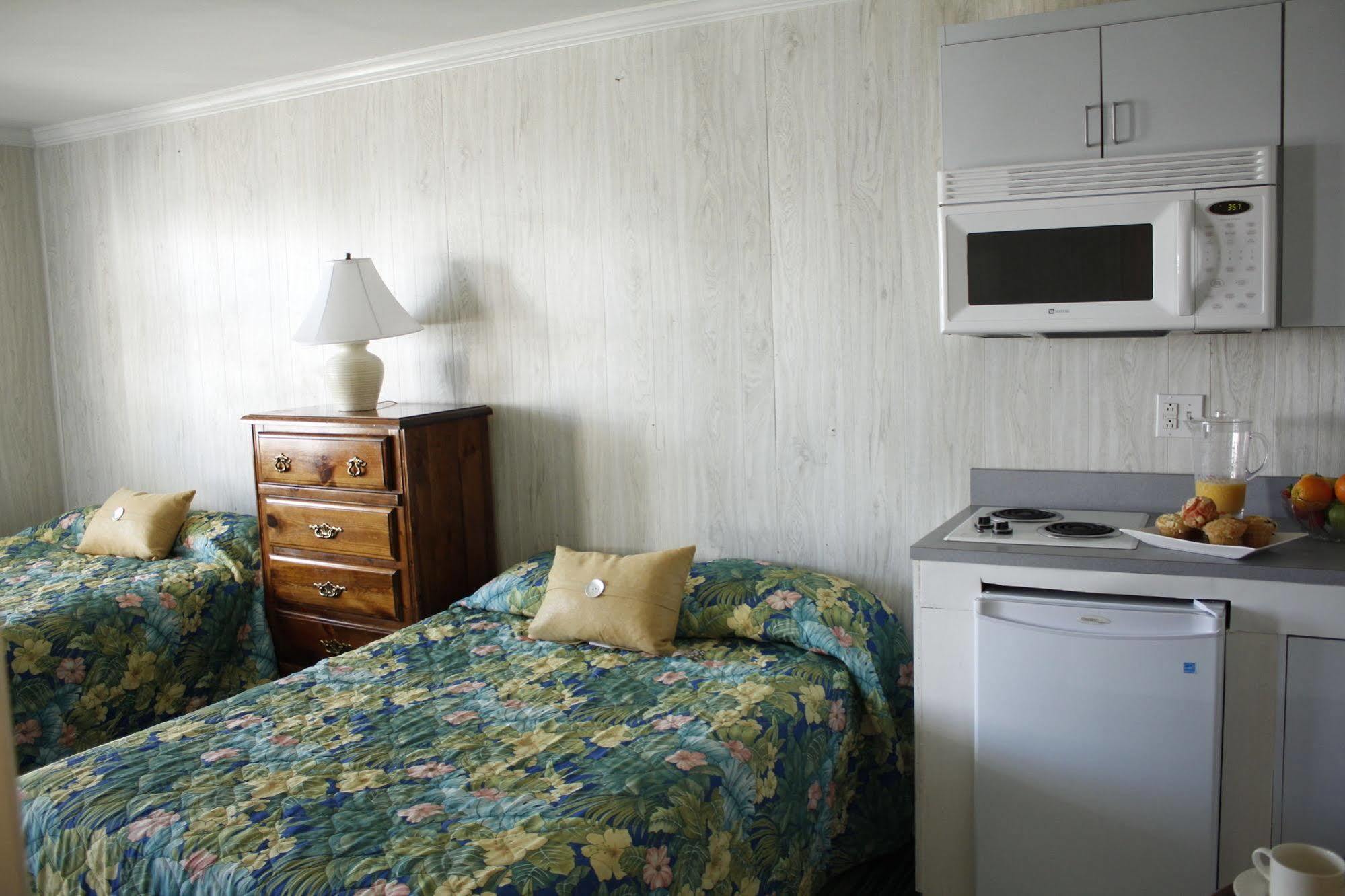 The Burgundy Inn Hotel And Apartments Motel