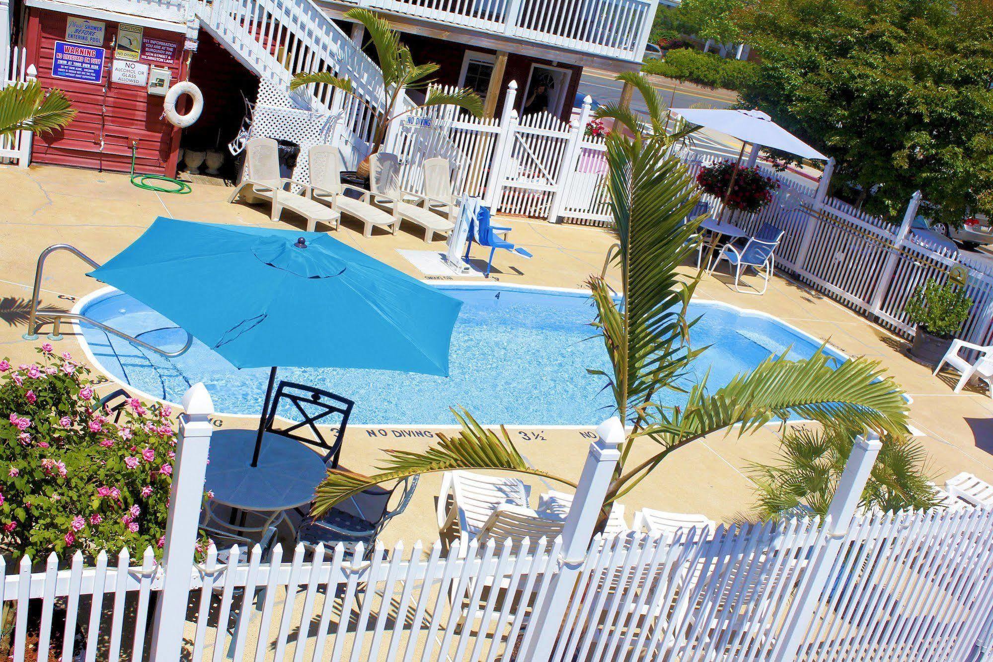 The Burgundy Inn Hotel And Apartments