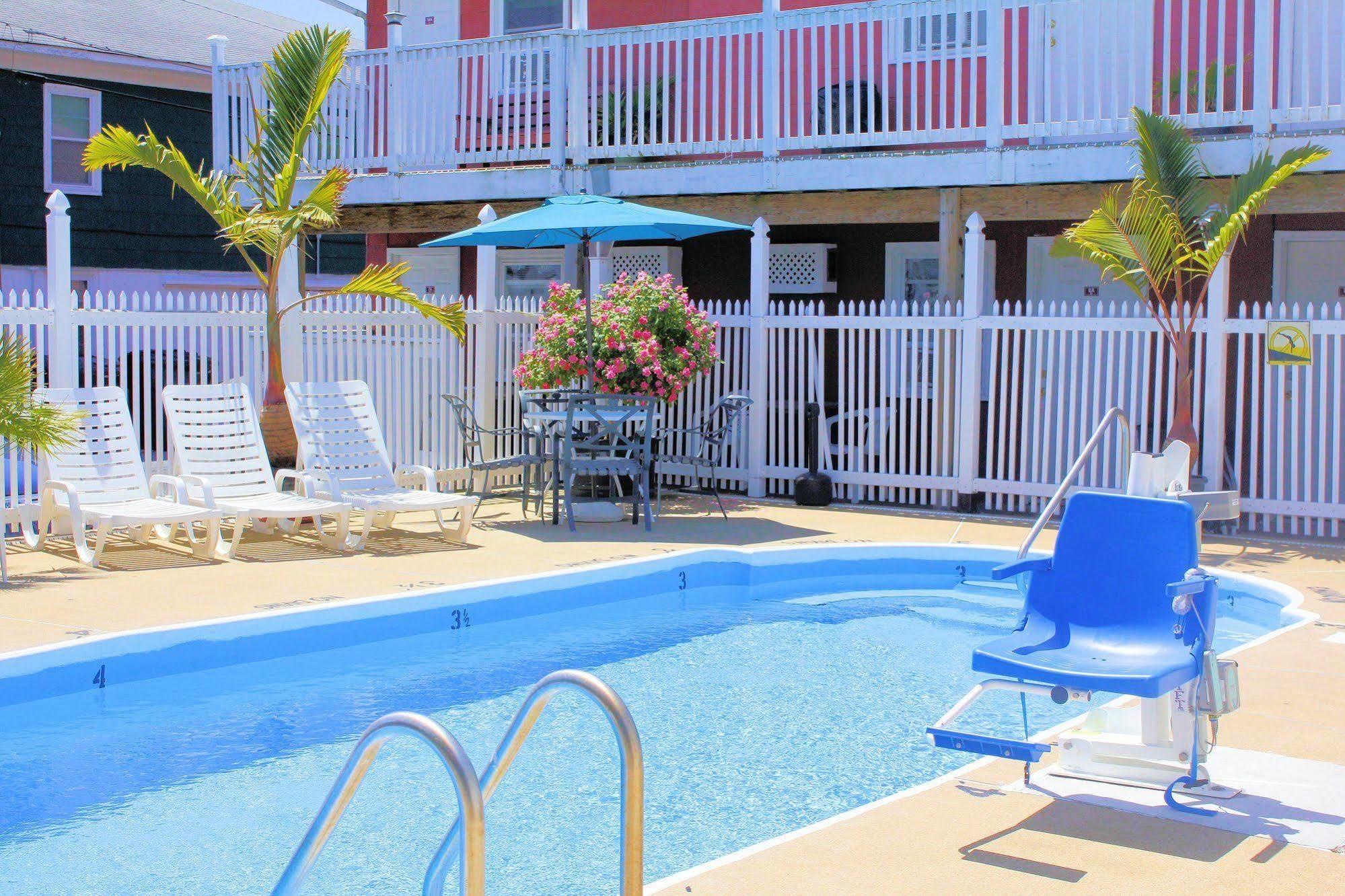 Motel The Burgundy Inn Hotel And Apartments 2*